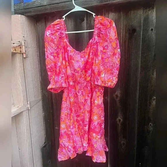 Ted Baker Bethha
Paisley puff sleeved dress NEW WITH TAG - Picture 4 of 9